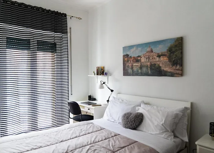 Whole Near Main Subway Apartment