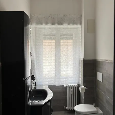 Apartment Whole Near Main Subway