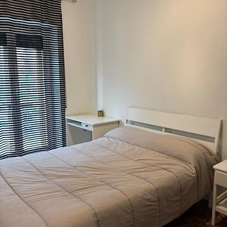 Apartment Whole Near Main Subway *