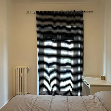 Whole Near Main Subway Apartment