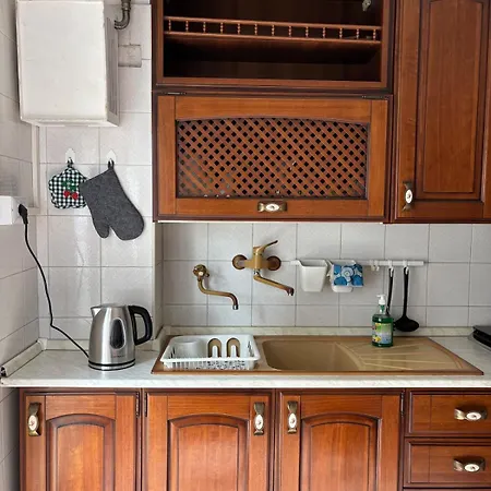 Whole Near Main Subway Apartment Rome