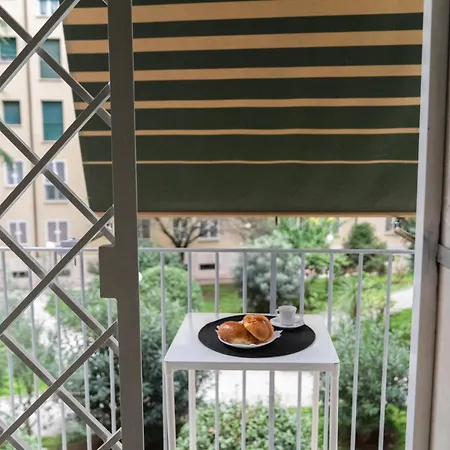 Whole Near Main Subway アパート ローマ